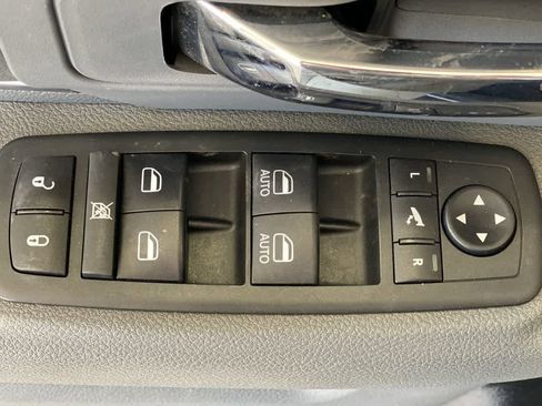 Used 2019 RAM 1500 Classic Warlock AWD/4WD image 16