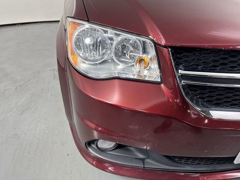 Used 2017 Dodge Grand Caravan SXT FWD image 28
