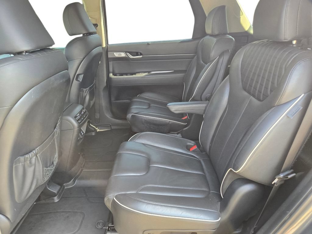 Used 2023 Hyundai Palisade Limited w/ Cargo Package FWD image 19