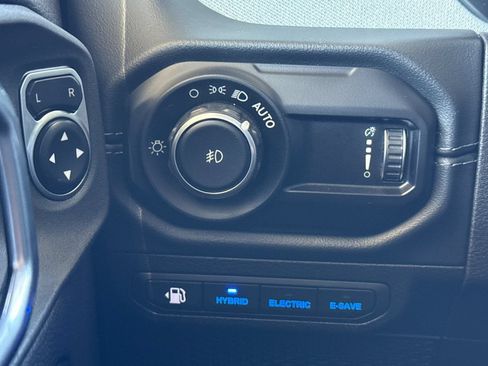 Used 2024 Jeep Wrangler Unlimited Sahara AWD/4WD image 40