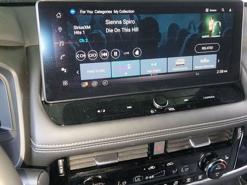 Certified 2025 Nissan Rogue SL w/ Tech Package image 18