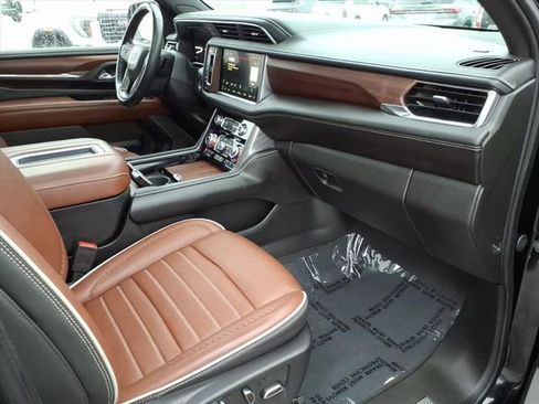 Used 2024 GMC Yukon XL Denali Ultimate AWD/4WD image 29