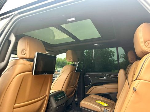 Used 2023 Cadillac Escalade Sport w/ Touring Package RWD image 34