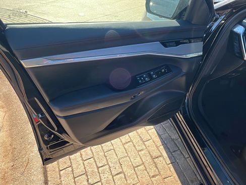 Used 2024 Jeep Wagoneer Launch Edition image 24