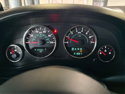 Used 2012 Jeep Wrangler Unlimited Rubicon w/ Dual Top Group AWD/4WD image 18