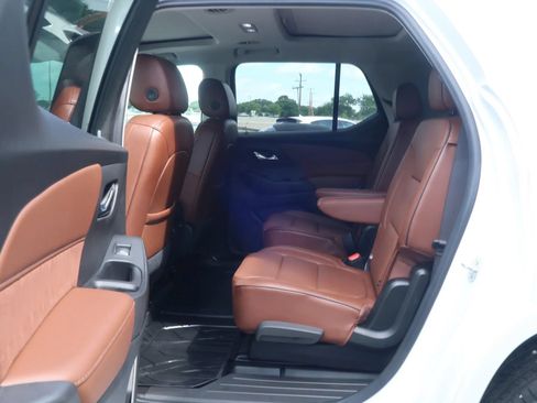 Used 2021 Chevrolet Traverse High Country FWD image 19