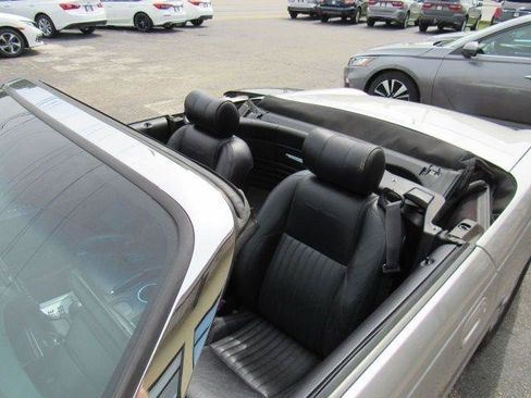 Used 2005 Ford Thunderbird Deluxe RWD image 9