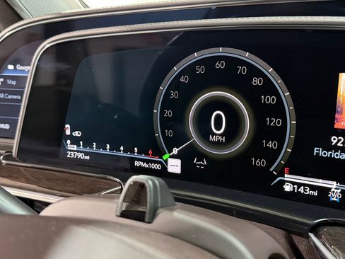 Certified 2023 Cadillac Escalade ESV Sport Platinum w/ LPO, ONYX Package AWD/4WD image 18