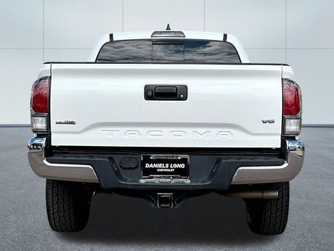 Used 2023 Toyota Tacoma TRD Off-Road image 4