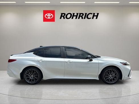 Used 2025 Toyota Camry XSE w/ Premium Plus Package FWD image 5