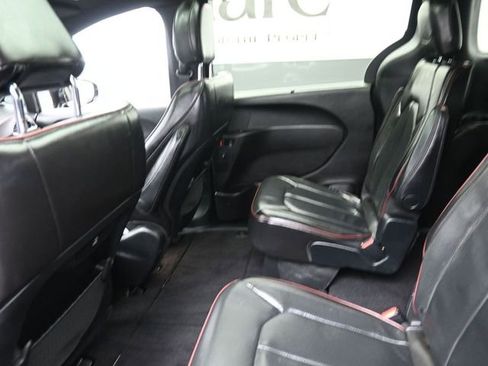 Used 2019 Chrysler Pacifica Limited w/ Advanced Safetytec Group image 22