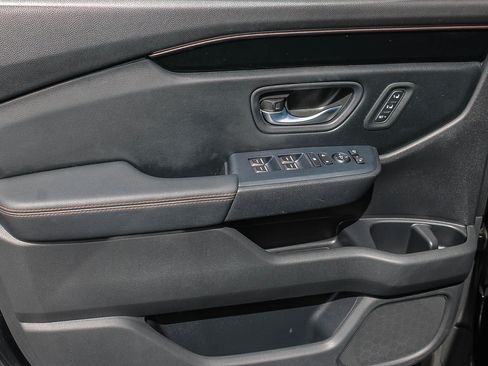 Used 2024 Honda Pilot TrailSport image 21