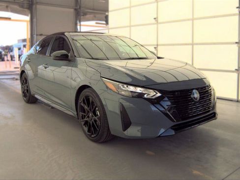 Used 2025 Nissan Sentra SR w/ Midnight Edition FWD image 1