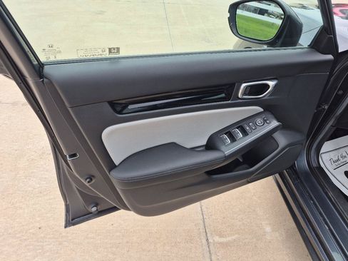 Used 2025 Honda Civic Sport Touring image 12