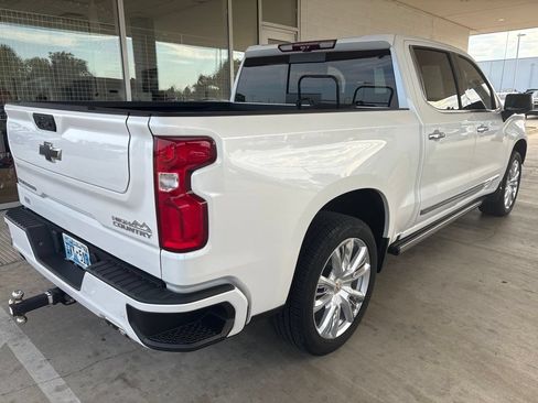 Used 2024 Chevrolet Silverado 1500 High Country w/ High Country Premium Package AWD/4WD image 8