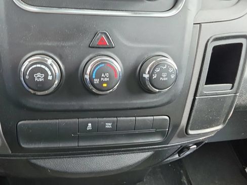 Used 2014 RAM 1500 ST w/ SXT Appearance Group AWD/4WD image 8