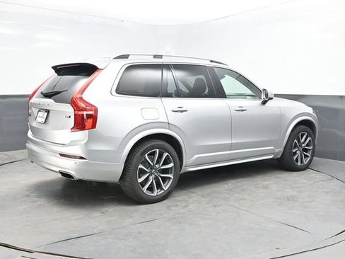 Used 2018 Volvo XC90 T6 Momentum w/ Convenience Package AWD/4WD image 8