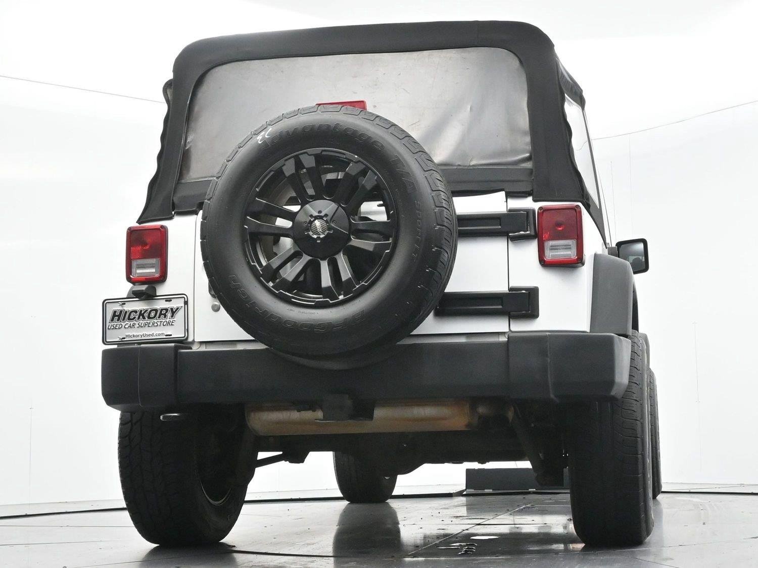 Used 2015 Jeep Wrangler Unlimited Sport w/ Quick Order Package 24S AWD/4WD image 46