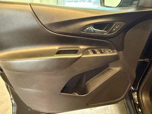 Used 2022 Chevrolet Equinox LT image 19