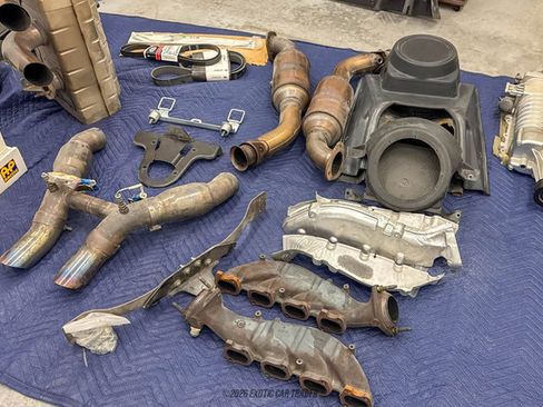 Used 2005 Ford GT RWD image 70