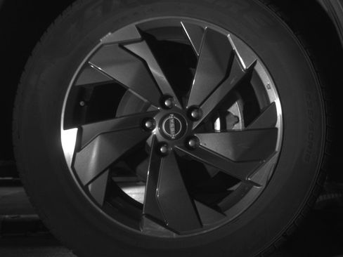 Used 2025 Nissan Rogue SV AWD/4WD image 13