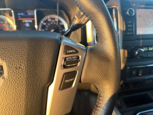 Used 2019 Nissan Titan SV w/ SV Convenience Package image 22