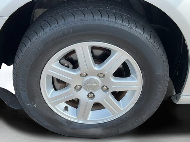Used 2012 Chrysler Town & Country Touring w/ Entertainment Group #1 FWD image 9
