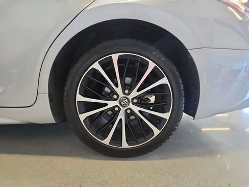 Used 2020 Toyota Camry SE FWD image 26