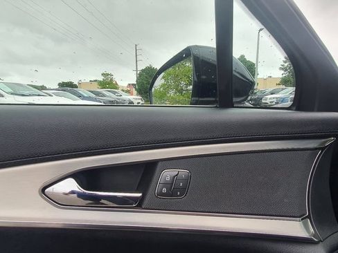 Used 2020 Lincoln Nautilus FWD image 14