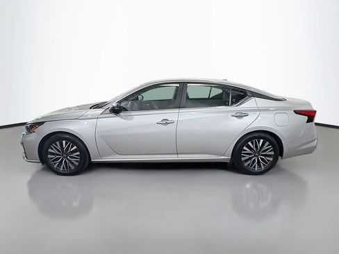 Used 2024 Nissan Altima 2.5 SV FWD image 6