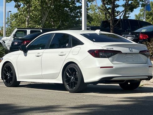 Used 2025 Honda Civic Sport image 6