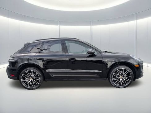 Used 2023 Porsche Macan Turbo AWD/4WD image 7