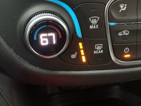 Used 2018 Chevrolet Equinox LT w/ Sun & Infotainment Package image 18