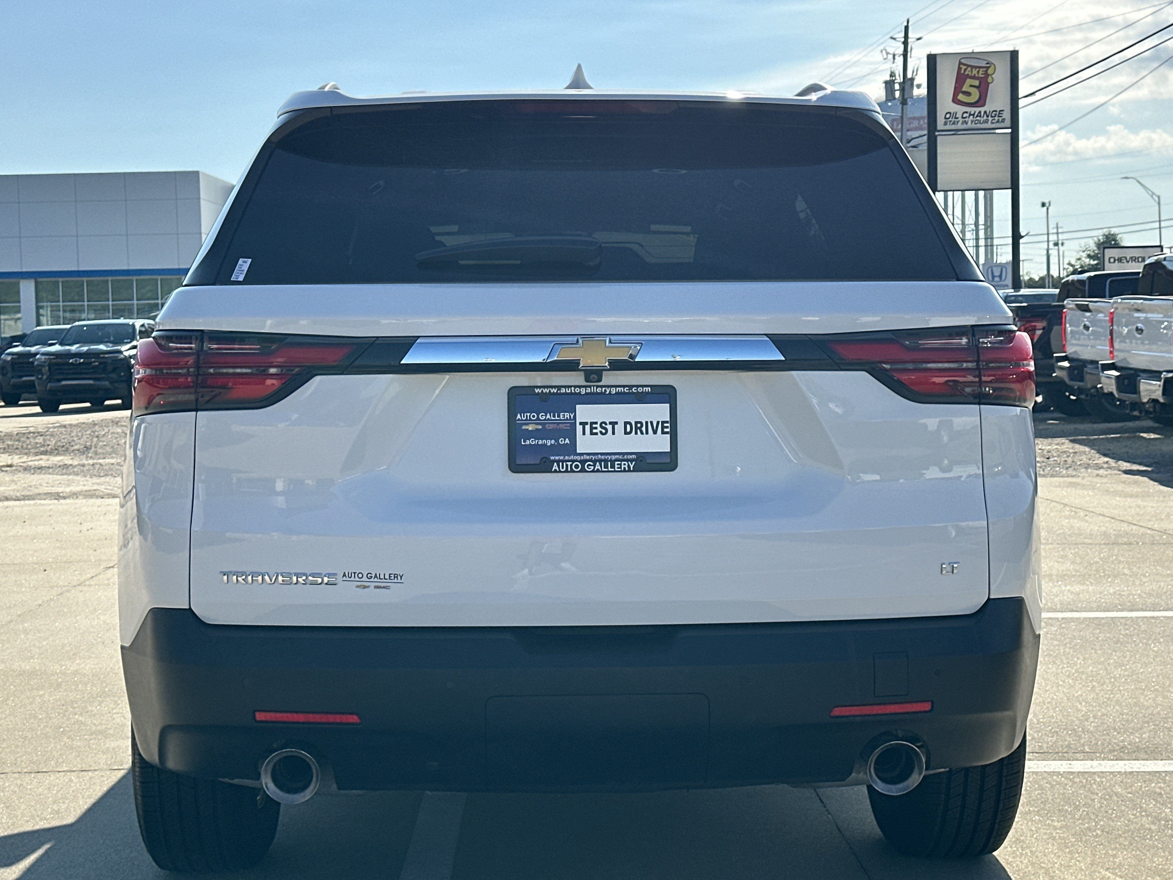Certified 2023 Chevrolet Traverse LT FWD image 7