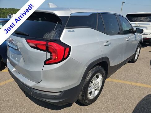 Used 2021 GMC Terrain SLE FWD image 3