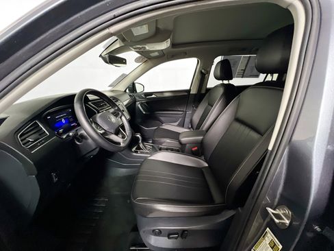 Used 2022 Volkswagen Tiguan SE image 14