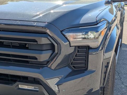 Used 2025 Toyota Tacoma SR5 image 10