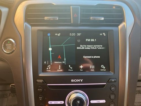 Used 2017 Ford Fusion Platinum image 12