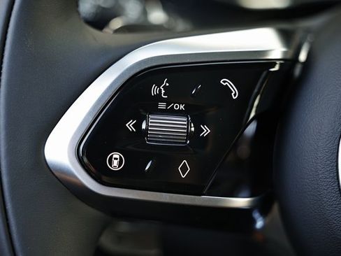 New 2026 Jaguar F-PACE R-Dynamic S image 40