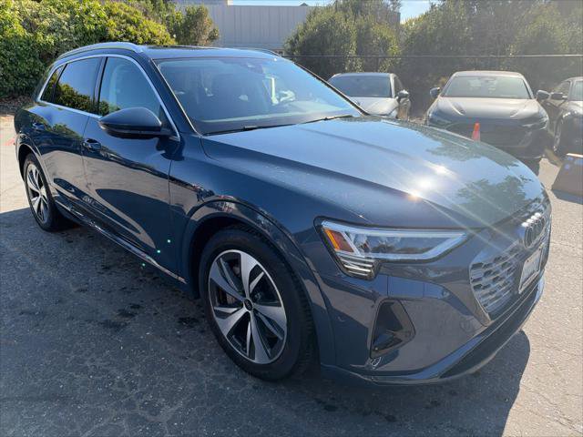 Used 2024 Audi Q8 e-tron Premium Plus w/ Premium Plus Package AWD/4WD image 2