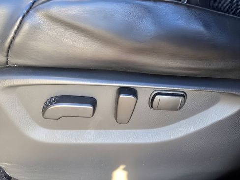 Used 2021 Nissan Armada SL w/ Captain's Chairs Package image 17