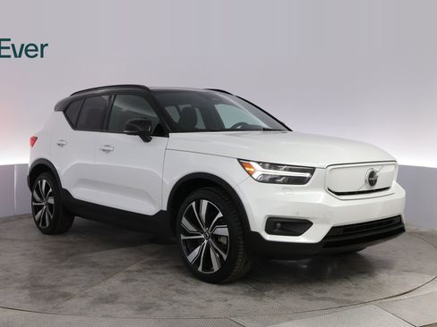 Used 2021 Volvo XC40 P8 Recharge w/ Advanced Package image 13