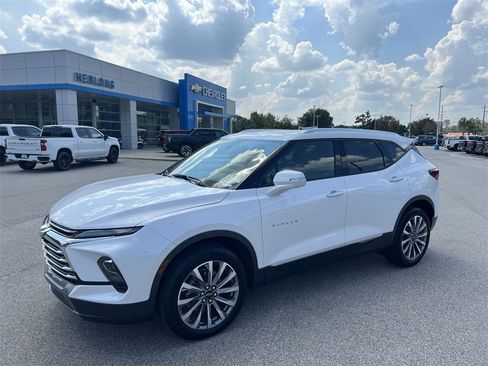 Used 2025 Chevrolet Blazer Premier w/ Driver Confidence II Package image 4