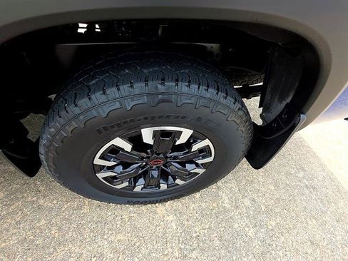 Used 2024 Nissan Frontier PRO-4X w/ Off-Road Protection Package AWD/4WD image 17