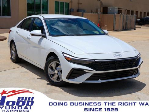 New 2026 Hyundai Elantra SE FWD image 1