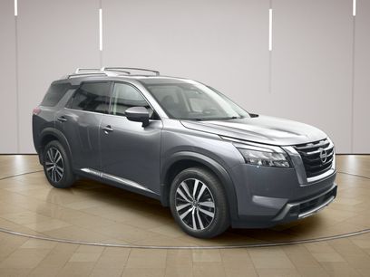 Certified 2025 Nissan Pathfinder Platinum