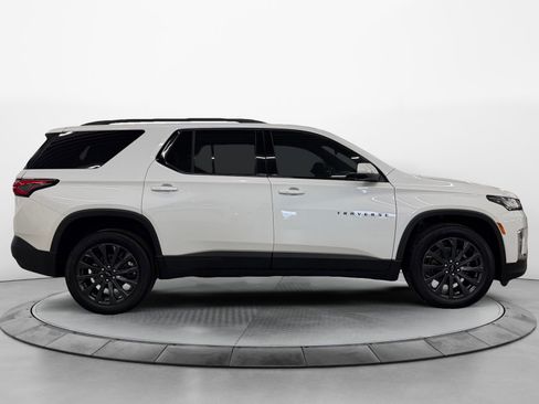 Used 2023 Chevrolet Traverse RS AWD/4WD image 2