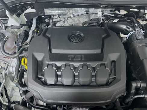 Used 2024 Volkswagen Tiguan Wolfsburg Edition image 33