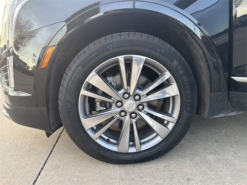 Used 2025 Cadillac XT5 Premium Luxury image 19