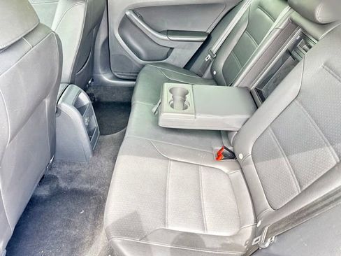 Used 2017 Volkswagen Jetta SEL FWD image 7